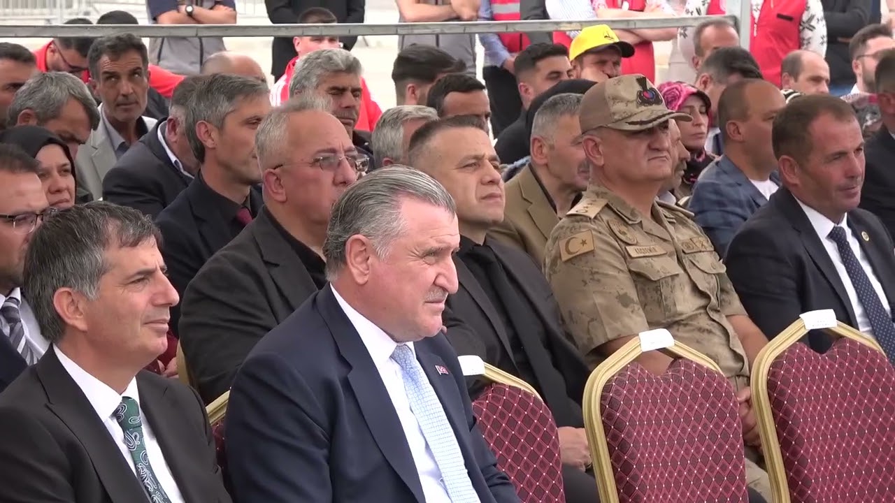 Bayburt'a 4 bin kişilik spor salonunun açılışı yapıldı