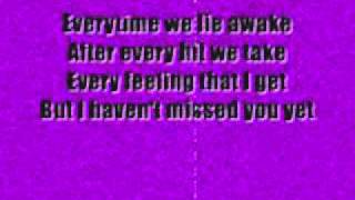 Three Days Grace-I Hate Everything About You (lyrics)