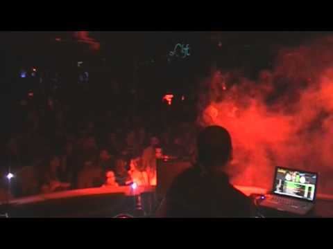 MJ Seven played David Guetta - On the dance floor Featuring Will.I.Am & Apl de Ap @ LOFT