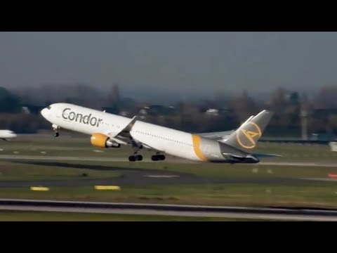 Condor Boeing 767-300 Flugzeug Start am Flughafen Düsseldorf