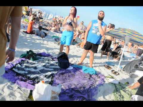 DJ Patife & Cleveland Watkiss @ La Cinta Beach Sun And Bass 2014 (1)