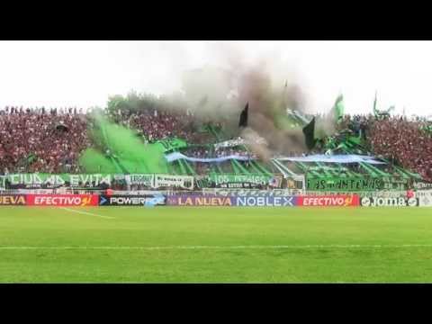 "Realmente emocionante Sale Chicago y explota Mataderos" Barra: Los Pibes de Chicago • Club: Nueva Chicago