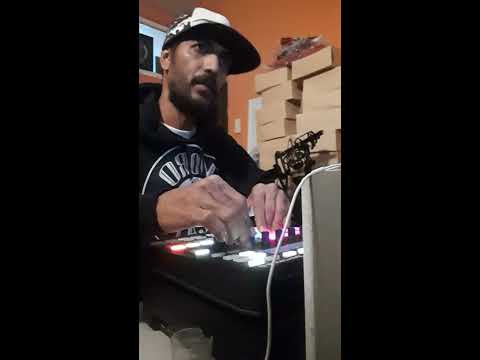 Live Beat Jam on Maschine - DJ Medmessiah - Morobeats