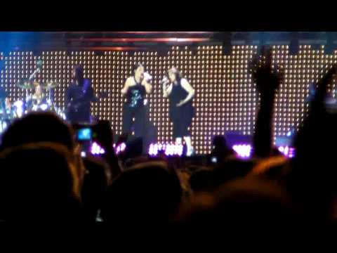 Laura Pausini & Elisa - Tra me e il Mare @ Amiche per l'Abruzzo
