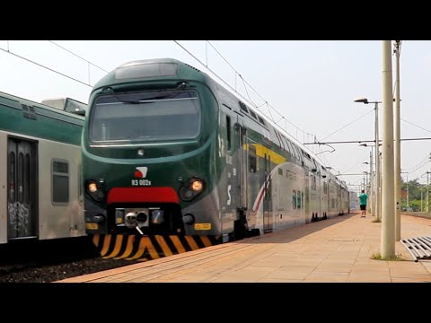 Trenord TSR R3 002 komt aan op station Sesto San Giovanni