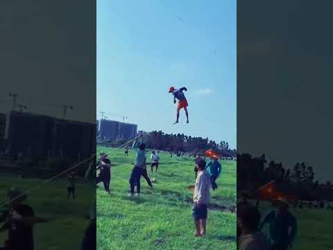 Thả diều ai ngờ bay được cả người