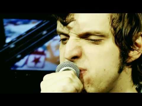 Jair Naves apresenta "De branquidão hospitalar" no Showlivre