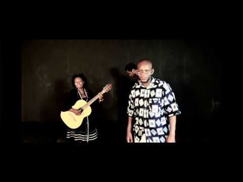 Mc K - Por Detrás Do Pano c/  Angela Ferrão & Beto de Almeida