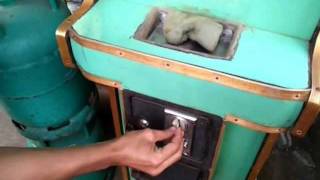 preview picture of video 'How to operate a water dispensing machine on Camotes Island, Philippines (Cebu)'