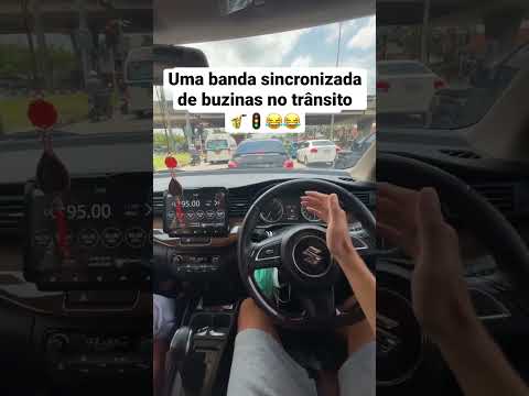 Uma banda sincronizada de buzinas no trânsito 🎷🚦😂  #shorts