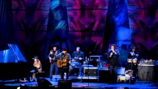 Willie Nelson - Beer for My Horses (Live at Farm Aid 2008)