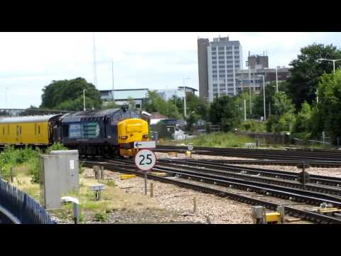 37259 TnT with 37038 on a Network Rail Test Train, thrash though Basingstoke 17/06/2012
