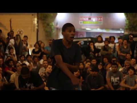 Ator Lucas Penteado Kóka fazendo poesia marginal