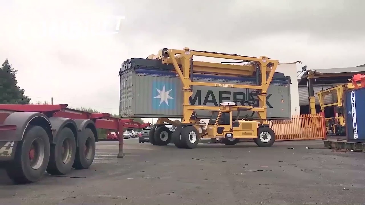 Combilift Straddle Carrier (2021)