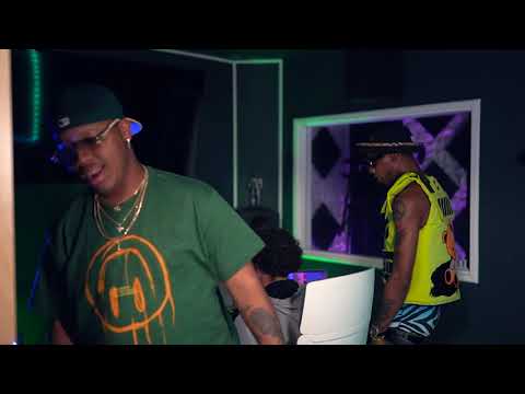 Un Titico & Kn1 One   El Amor Video Oficial