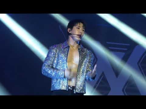 MONSTA X, Moscow concert, Wonho Hyunwon sexy-sexy 2