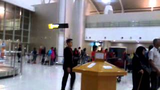 preview picture of video 'Airport Juanda Surabaya, Siswa SK Jalan 6 BB Bangi'