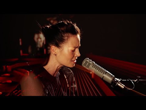 Magdalena Kumorek - A gdyby tak (Live Session)