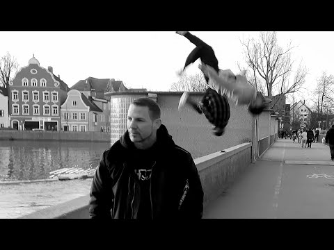 MIKE RUSH - KICK RAP ft. DJ Ice Cap (Beat: Valentino Moroder)