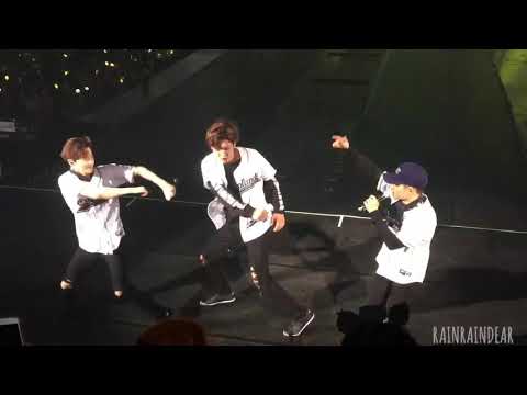 110916 EXO Lucky one ( đội quần cùng Baekhyun EXO)