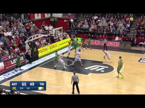 Hammertime! Marko Lukovic überspringt die Dragons-Defense