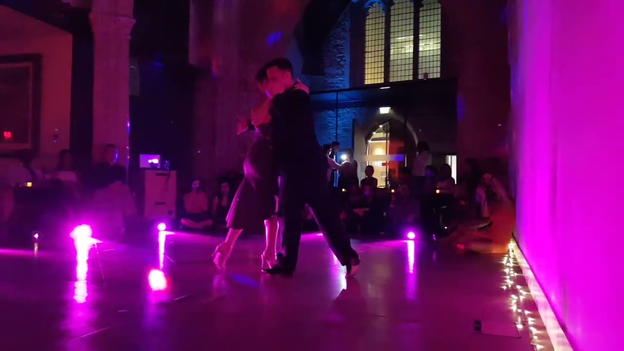 Video thumbnail for Vanessa Villalba & Facundo Pinero @ Tango Club London 2022 4/4