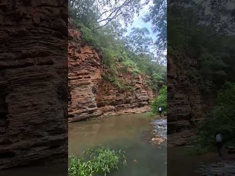 Cuevas en la Mendieta .Treikking holistico Kitzia.Jujuy