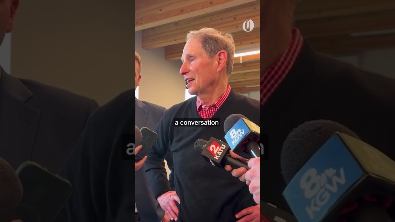 Senator Ron Wyden talks Adam Silver's Blazers visit, Moda Center