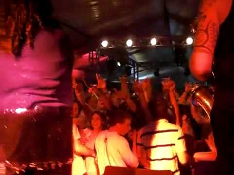 Ebby Drenthe, DJ Dominico LaGazz feat. Miss Autumn Leaves Live in Antwerp