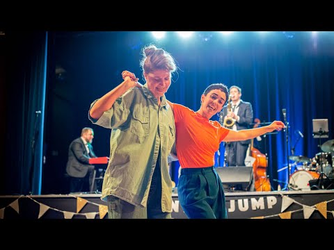 Winter Jump 2025 - Clàudia & Maria to the saxophone of Lars Frank