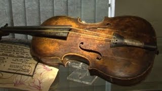 Wade Bowen - Compass Rose - Solid Ground - Lyrics