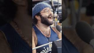 Lucio Dalla racconta come nacque Futura,durante un viaggio a Berlino nel quale incontrò Phil Collins