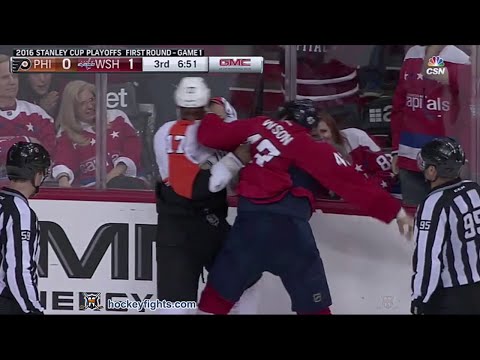 Wayne Simmonds vs Tom Wilson