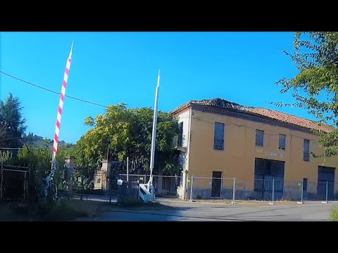 Passaggio a livello Canelli (AT) Via Buenos Aires #bahnübergang #踏み切り #spoorwegovergang