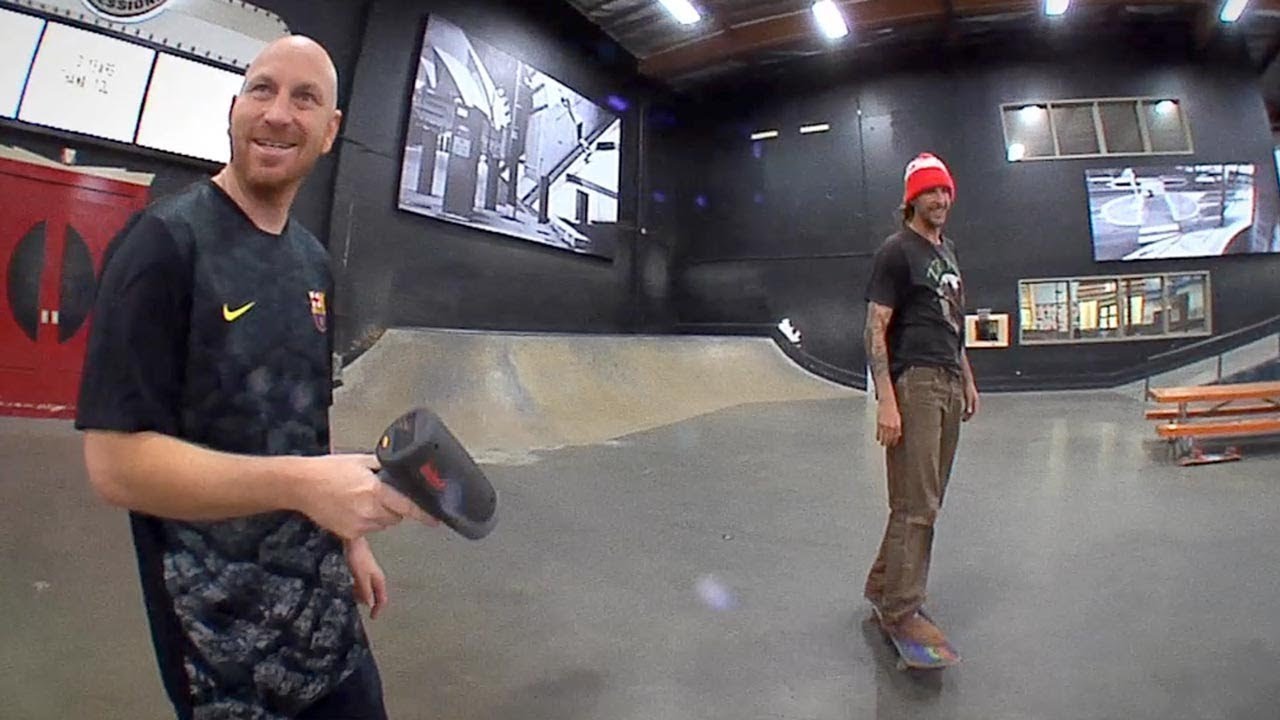 Justin Figgy, planchando Nollie Flip a 42 km/h