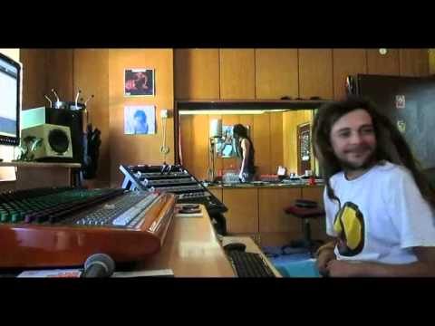 Една љубов - Conquering Lion