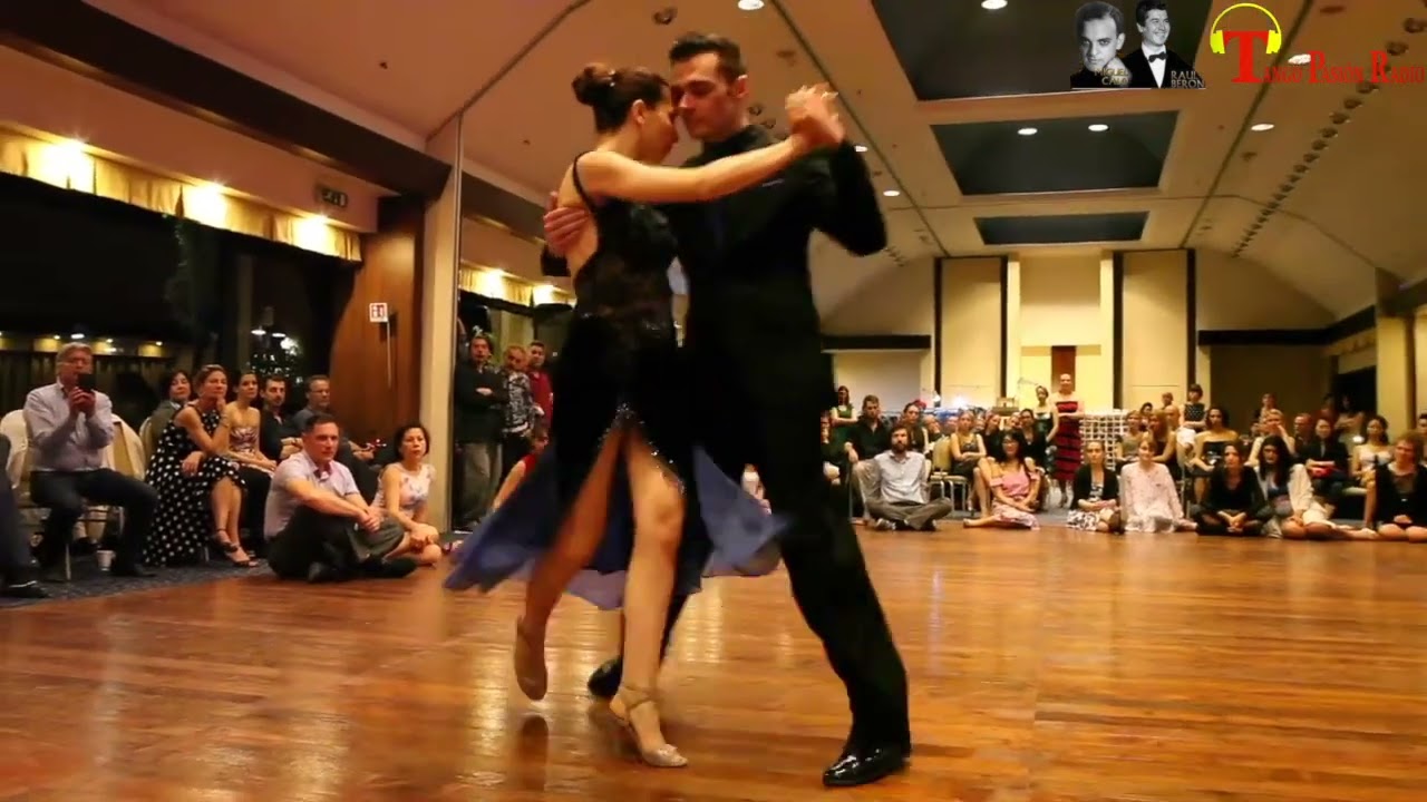 EN TUS OJOS DE CIELO Miguel Calo - Raul Beron Ballano: Andrea Dedo - Monica Di Pietro