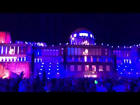 Hardwell - One vs. Calavera feat. KURA @Airbeat One 2017 (Swedish House Mafia)