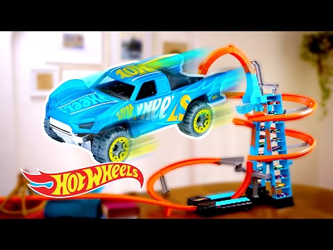 ULTIMATE SKY CRASH CHALLENGE! | Labs Unlimited | @HotWheels