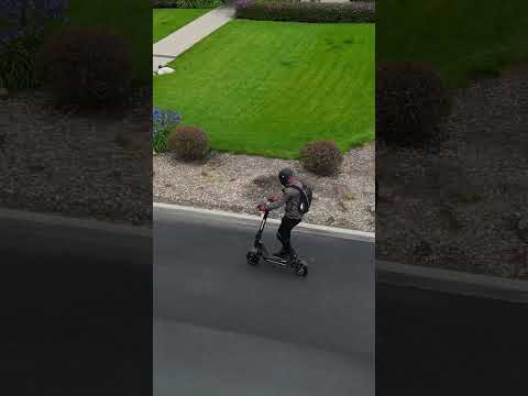30 mph · 35 mile range · dual 600 W motors — meet the GX1 performance scooter