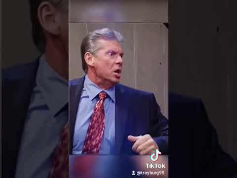 Stone Cold was hilarious when he put a middle finger up on Vince McMahon after leaving the arena 😆🤣😂