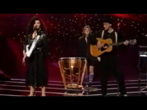 Narcis Vučina & Arnela Konaković - Sitna kiša padala (JUGOVIZIJA 1990)