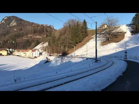 TPF-Schmalspurflirt verlässt Broc-Fabrique in Richtung Bulle