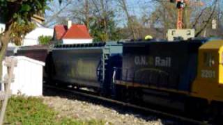 preview picture of video 'GP40 grain train'