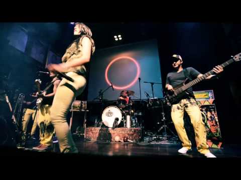 MorenaBeat en vivo - El Botón del Pantalón.