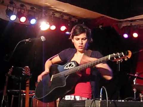 2/18 - Kaki King - Bone Chaos in the Castle - Gleis 22 - Muenster - 27 March 2010