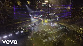 Antro (En Vivo) Lyrics English Translation