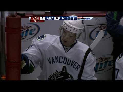 Canucks at Ducks - Mason Raymond 2-0 Goal - 10.30.09 - HD
