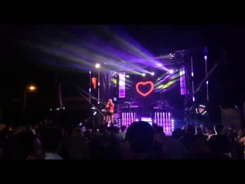 MARIA LEAL oficial - Cover "SI TU TE VAS"