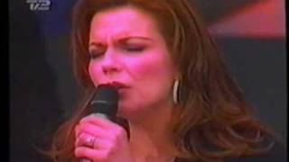 Martina McBride - 04 Blessed - 2002 Olympics (Denmark TV)